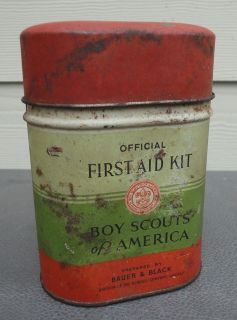 VINTAGE 1932 Boy Scouts of America First Aid Kit w/ Booklet Belt Clip 