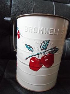 VINTAGE KITCHEN~BROMWE​LLs 3 CUP SIFTER~APPLES~