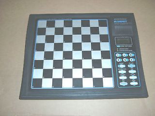 Saitek Kasparov Alchemist Chess Computer   Works but no pieces