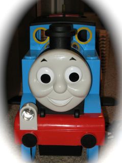 THOMAS TANK ENGINE TRAIN RIDE ON PEG PEREGO WITH BATTERY CHARGER TRACK