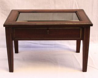 19C FRENCH MINIATURE CURIO WALNUT TABLE WITH BRASS INLAID BEVELLED 