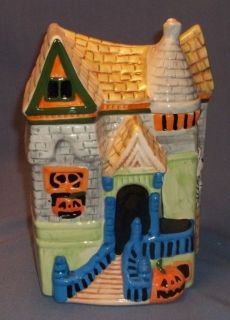    HAUNTED HOUSE COOKIE JAR. GREAT JAR FOR HOLIDAY COLLECTOR