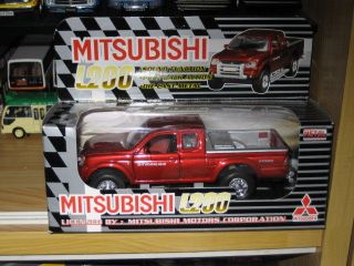 Mitsubishi L200 Strada Warrior Triton Strakar pickup truck 1/35 red 