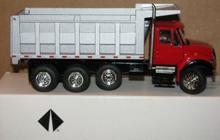 IH International 7000 Dump Truck 1/50 Construction toy Conrad DE 