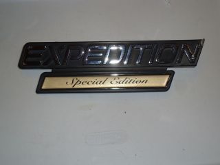 RARE Ford Expedition SPECIAL EDITION Fender Emblem 2 pins Driver 