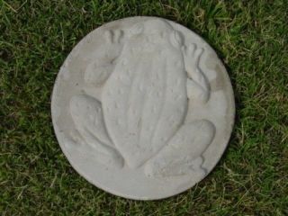 LARGE ROUND FROG CONCRETE CEMENT PLASTER STEPPING STONE MOLD 1091