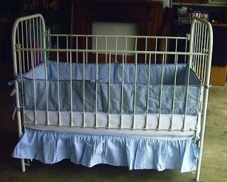 ANTIQUE WHITE IRON BABY CRIB  GREAT FOR DOLL & QUILT DISPLAY SPRINGS 