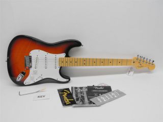   Fender Stratocaster Made in USA Electric 6 String Gutiar w/Fender Case