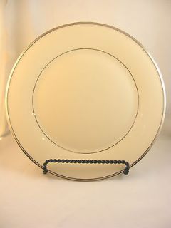   SOLITAIRE Dinner Plate 10 3/4  Used Pristine Condition Free Ship