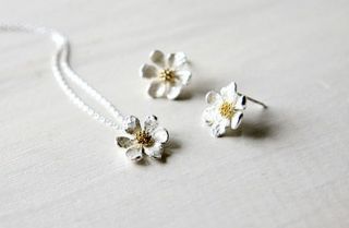 Daisy Jewelry in Fashion Jewelry