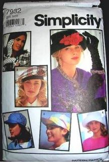 Simplicity 3942 Misses Fleece Hats Gloves Scarves Sewing Pattern