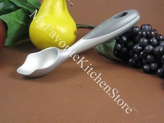 PAMPERED CHEF ice cream scoop item 2731 NEW IN PACKAGE