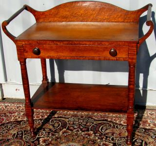 LATE FEDERAL PERIOD SOLID BIRDS EYE & TIGER MAPLE DRESSING TABLE 