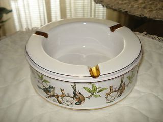 BEAUTIFUL HAND MADE IN ITALY FLORENTINE PORCELAIN ASHTRAY NICE PIECE 