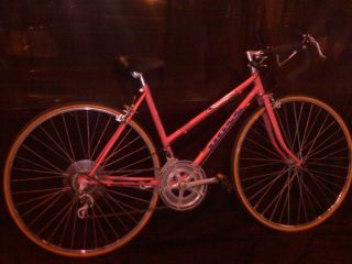 Womens Ross 10 Spd Road Bike   MINT CONDITION Awesome PINK Color 