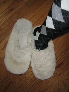   VERY WELL WORN WOMENS HOUSESHOES SLIPPERS SIZE XL 11 12 NO NAME BRAND