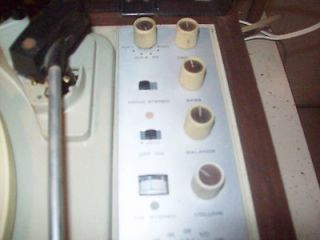 Vintage KLH Model 20 Turntable, Receiver and Model 24 Speakers