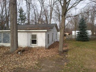 Lake Access Cozy Quiet Cottage on Peninsula on Wixom Lake