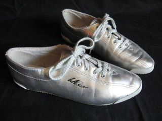   LA GEAR SHOES Metallic Silver~SZ 7 flats athletic tennis shoes dance