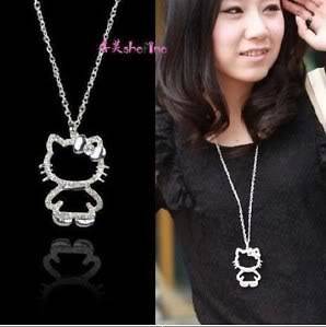   HELLO KITTY LARGE WHITE CLEAR CRYSTAL BOWKNOT PENDANT NECKLACE N241