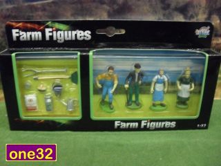 FOUR FARM / COUNTRYSIDE PEOPLE FIGURES 1/32 WITH HAND TOOLS *NEW 