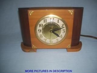 Vintage United Clock Corp. Model No. 75 Solid Wood Electric Mantel 