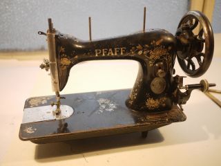 ANTIQUE 1900 PFAFF Sewing Machine EARLY model