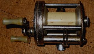 Vintage Bronson Lashless Model No. 1700 A Bait Casting Reel Rare Nice