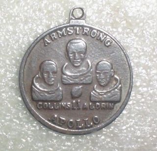 USA America Moon Space flight Apollo 11 medal badge