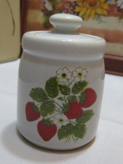 McCoy Strawberry Country Covered Sugar Bowl With Lid #1414 USA