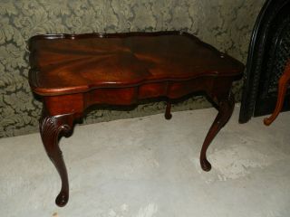 WONDERFUL ANTIQUE COFFEE TABLE CARVED LEGS AND RAISED APRON