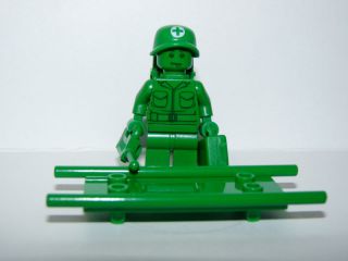 LEGO ARMY MEN TOY STORY MEDIC FREE SHIPPPING IN THE USA