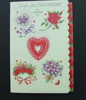 D304  Vintage Unused Valentines Day Greeting Card Rose & Lilacs 