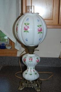 Pretty Victorian Type GWTW Lamp Hurricane Vintage Lamp With pretty 