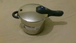   Plus Pressure Cooker 6.5ltr 22cm 18/10 stainless steel W Accessories