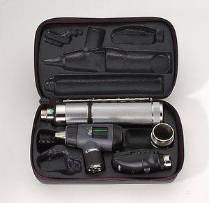 Welch Allyn Diagnostic Set Standard Ophthalmoscope Rechargeable Handle 