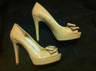 GUESS BRYCE 2 PLATFORM OPEN TOE BOW PUMPS NWOB ~ Size 9M