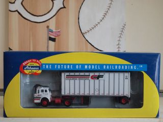 ATHEARN READY TO ROLL FORDC & CONSOLIDATED FREIGHT SHORT 28ft.WEDGE 