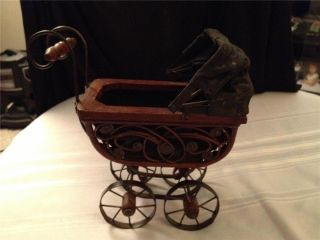 vintage baby carriage in Baby Carriages & Buggies