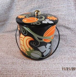 VINTAGE BARET WARE ART GRACE BISQUIT TIN WITH MOISTURE CONTROL MADE IN 