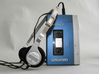 Sony TPS L2 cassette player with MDR 3L2 headphones