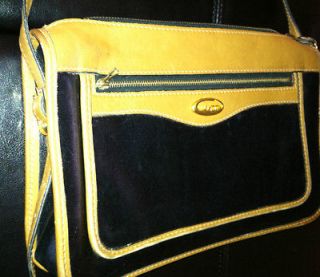 Gucci Leather PURSES in Clothing, 
