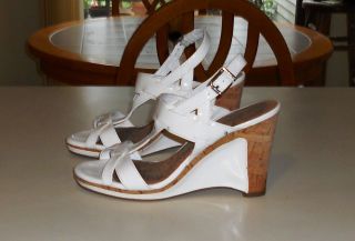 Connie White Patent Platform Sandals 7.5 M 2 3/4 Heels Very Good 