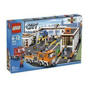 Lego City/Town 7642 City Garage NEW Sealed