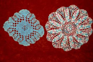   BEAUTIFUL VINTAGE ROUND HAND CROCHETED DOILIES – PINK BLUE WHITE