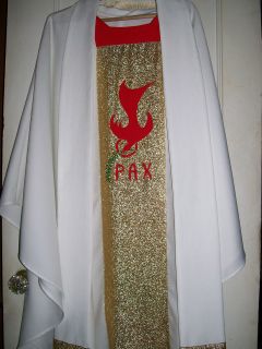   WHITE CHRISTMAS SEASON CLERGY CHASUBLE W/STOLE & RED DOVE/GOLD LAME