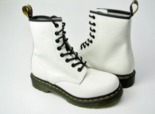 DOC MARTINS AIRWALK 1460 8 Eye White Smooth Leather Ankle Boots NIB 