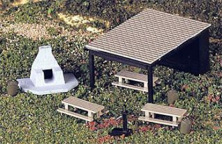 PICNIC SHELTER+FIRE PIT+TABLES & CHAIRS~UNUSUAL​~187th SCALE / HO 