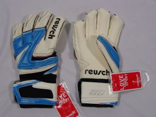 reusch goalie gloves in Gloves