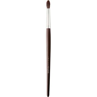 LY38   Tapered Shadow Brush   LOUISE YOUNG   Brushes for eyes 